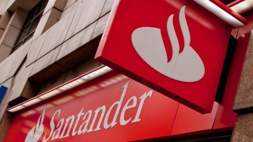 El Santander prevé cerrar 14 sucursales en la comunidad