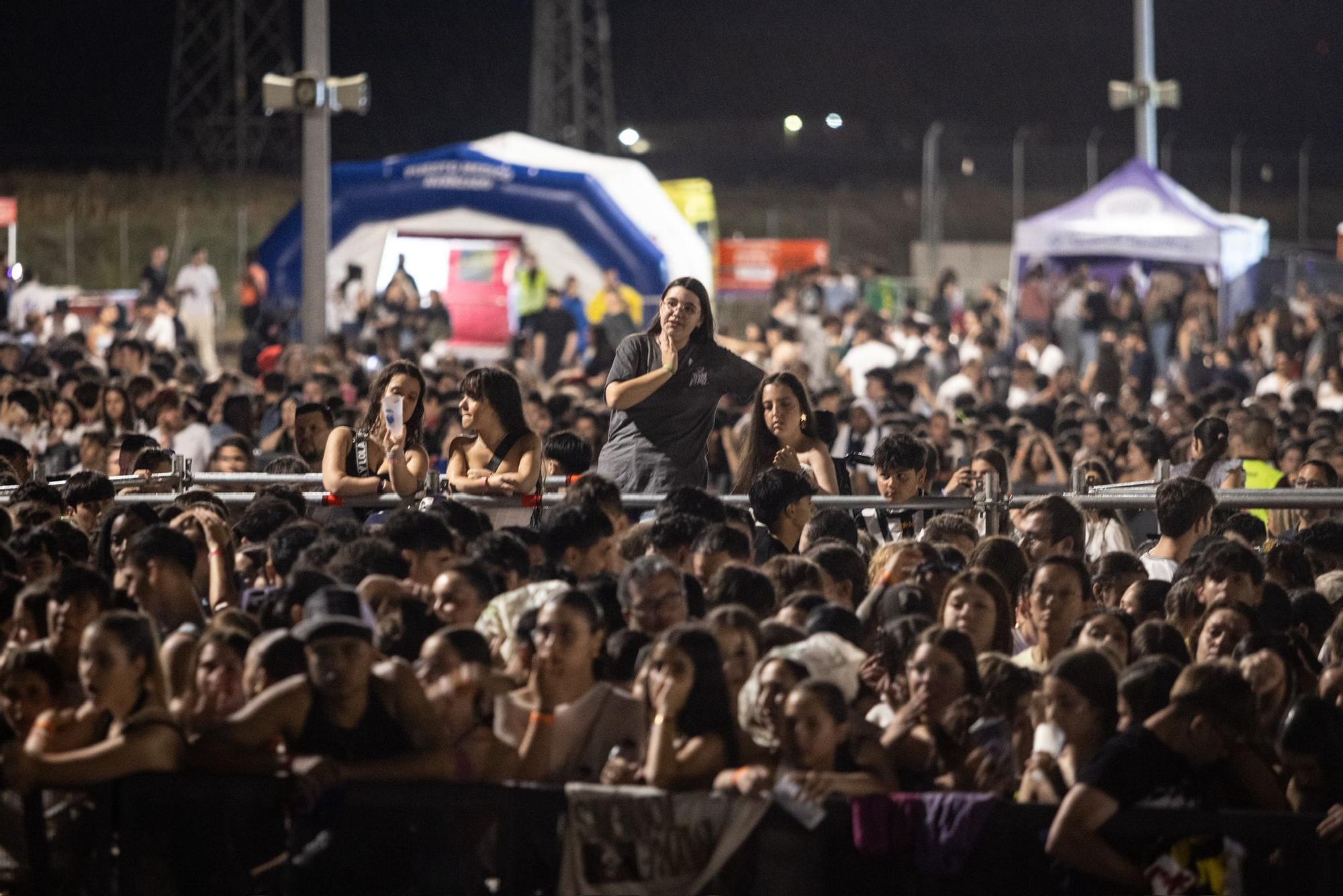 En imágenes | La Feria de Zaragoza se rinde al perreo con el reguetón de Myke Towers