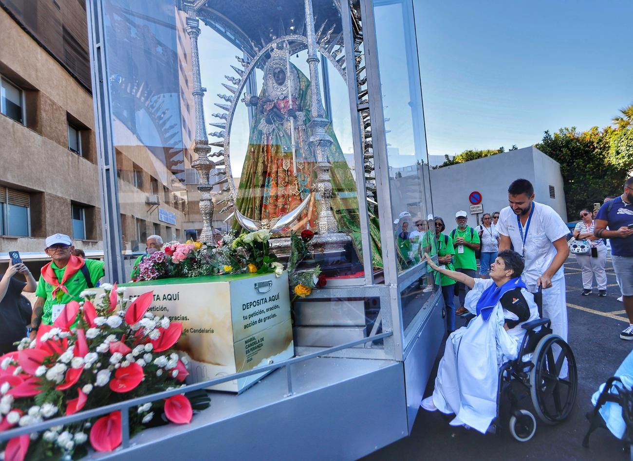 La 'Morenita' visita el Hospital de Nuestra Señora de La Candelaria