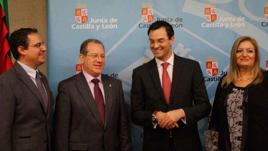 Juan Prieto, José Espinosa, Francisco Montes y M.ª Ángeles Álvarez, durante la rueda de prensa.