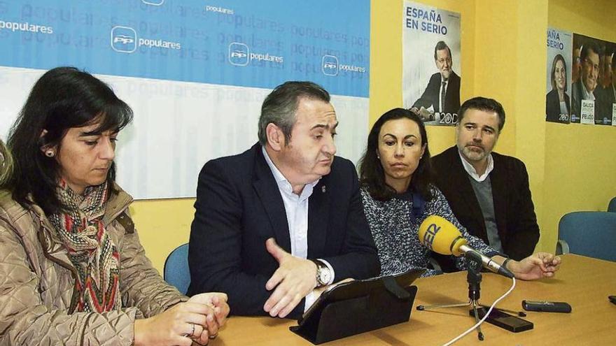 Pérez, Balseiro, Ramallo y Moreira, en la presentación de la protesta. // Santos Álvarez