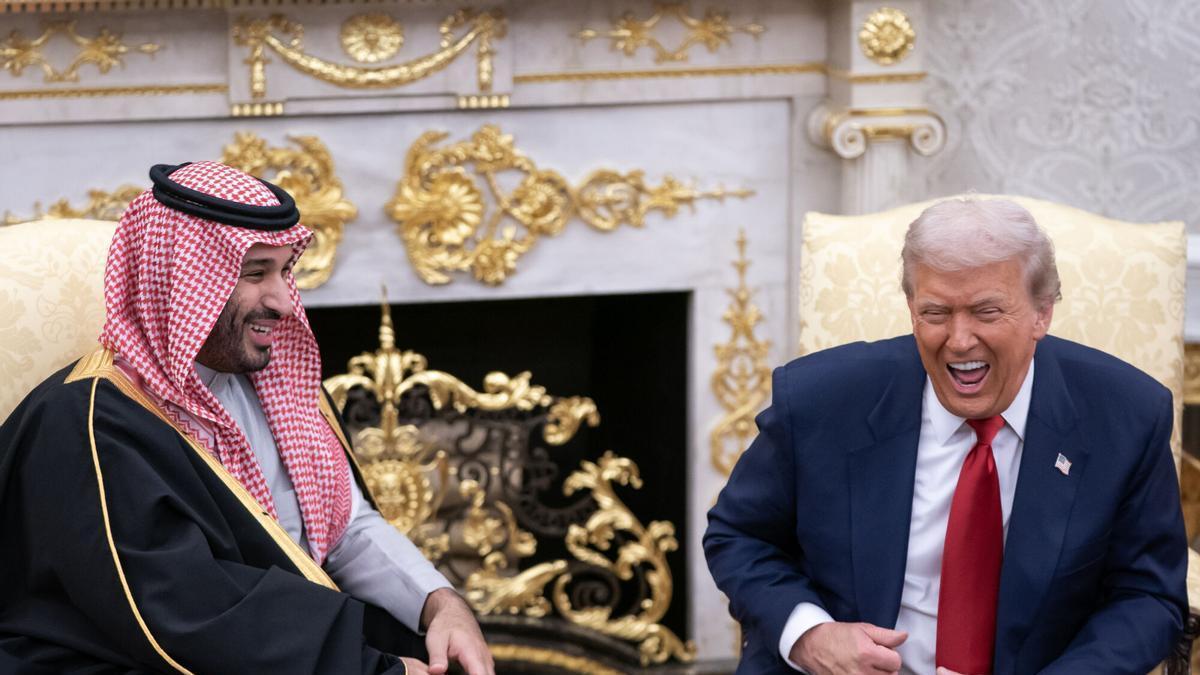 El líder saudita Mohamed Bin Salman y el presidente de EEUU, Donald Trump, en un encuentro celebrado el 18 de noviembre de 2025 en la Casa Blanca.