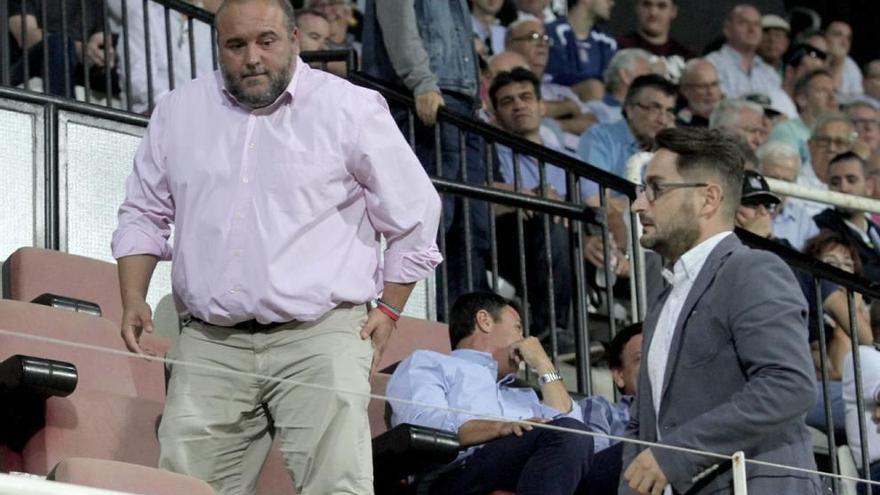 Belmonte junto a Breis en el palco del estadio Cartagonova.