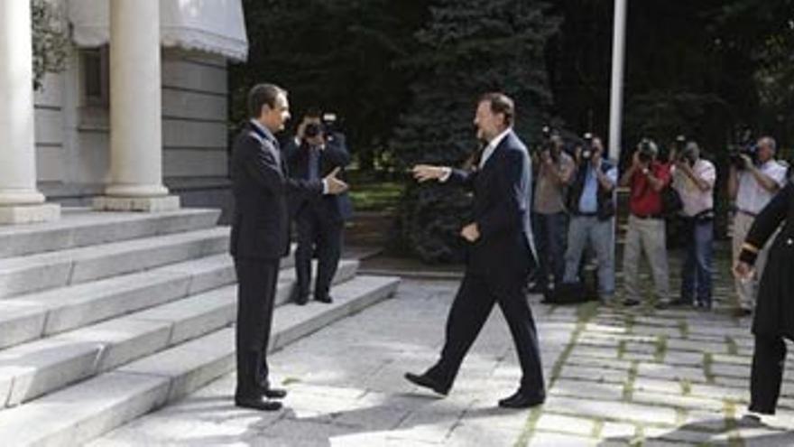 Zapatero y Rajoy resucitan el pacto anti-ETA tras enterrar la crispación