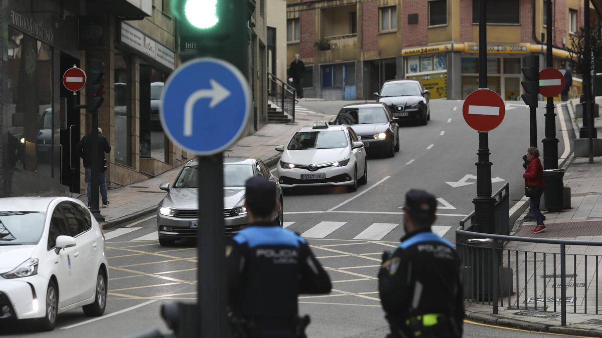 TRAFICO EN EL PUENTE DE NICOLAS SORIA. PUENTE DE NICOLAS SORIA
