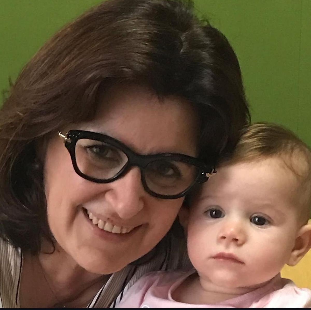 La prestigiosa diseñadora María Díaz -tía May-, con su sobrina Camila.