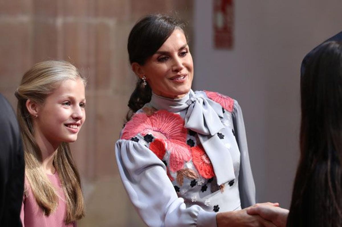 La reina Letizia, a su llegada a la Universidad de Oviedo
