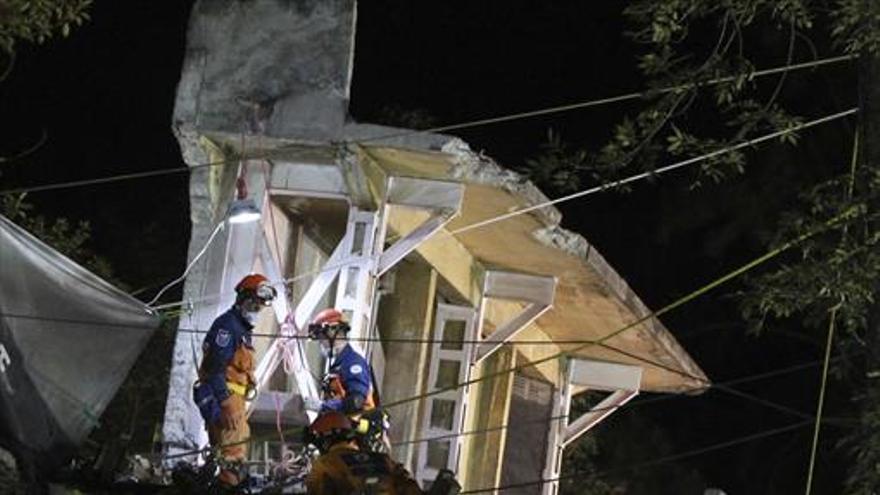 Ascienden a 318 los muertos por el terremoto de México