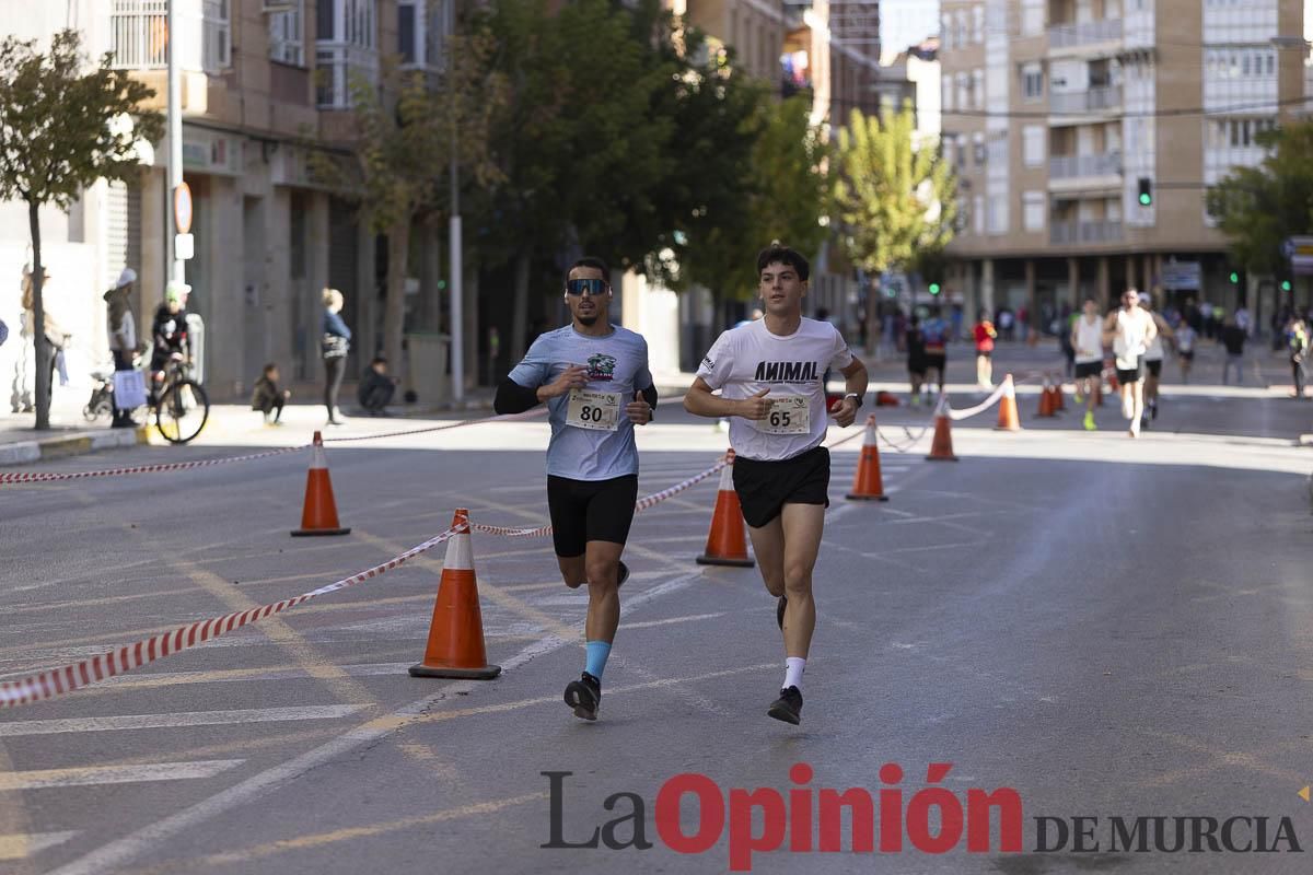 Carrera '10K Assota por ti' en Caravaca (salida y giro primera vuelta)