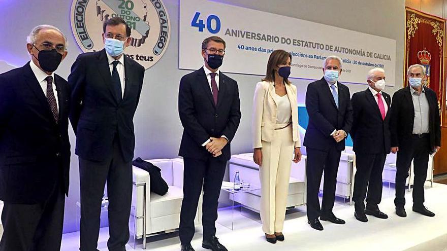 Xerardo Estévez, Mariano Rajoy,Núñez Feijóo, Victoria Rodríguez, Miguel Santalices, Vázquez Portomeñe y Camilo Nogueira.   | // X. Á.