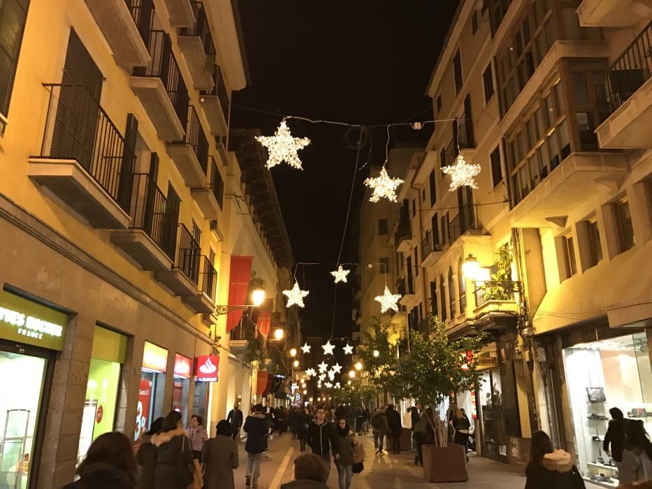 Bevor am Samstagabend (3.12.) in Palma die Weihnachtsbeleuchtung eingeschaltet wurde, gab es jede Menge Unterhaltung für die Kinder.