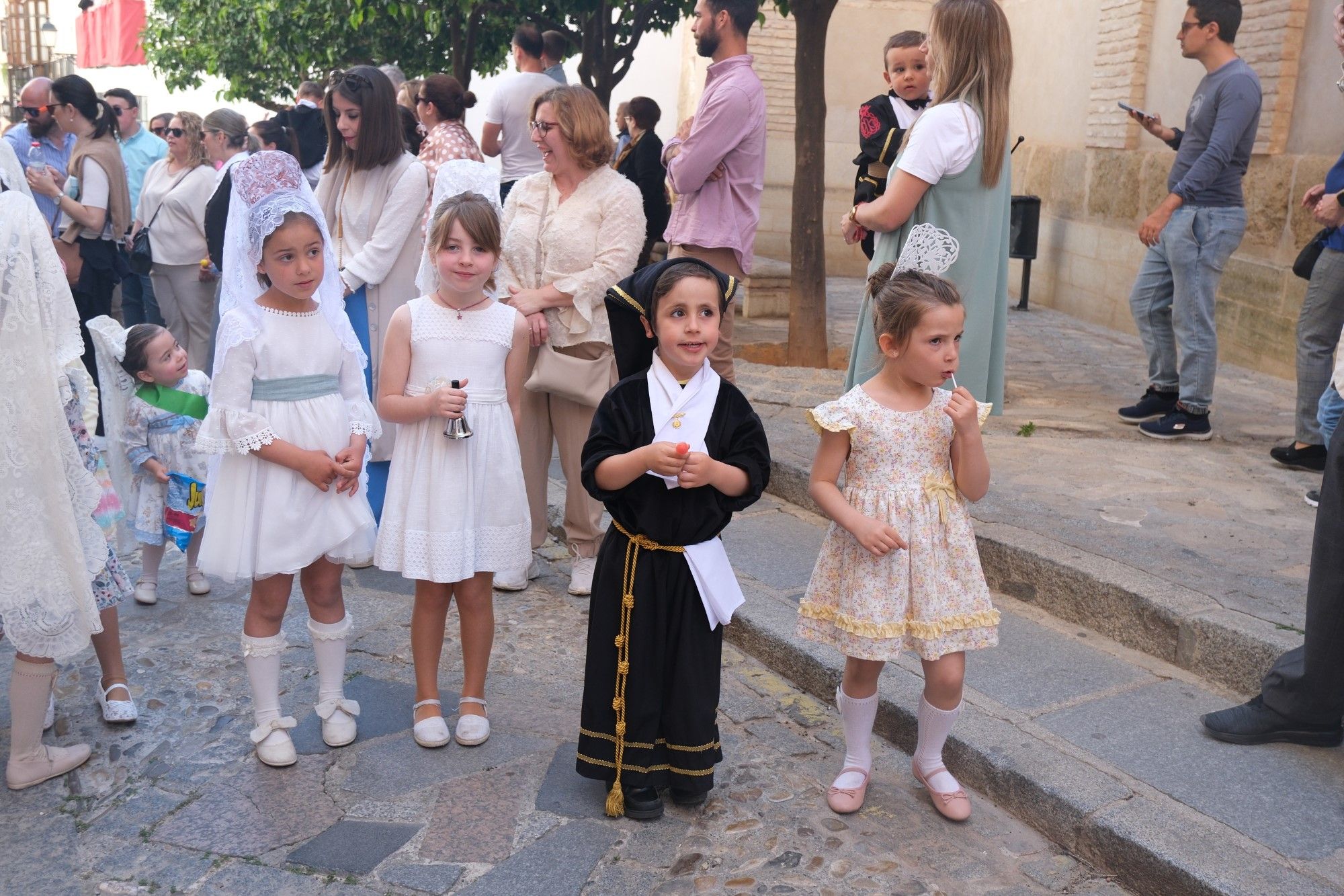 Concentración de tronos chicos en Antequera