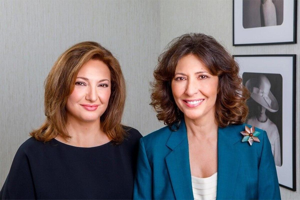 De izquierda a derecha, Marta y Cristina Álvarez, presidenta saliente y entrante, respectivamente, de El Corte Inglés