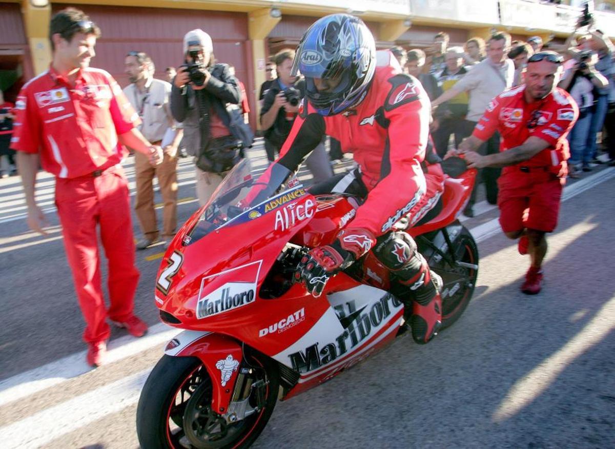 Michael Jordan en 2004 en Cheste MotoGP Michael Jordan en 2004 en Cheste MotoGP