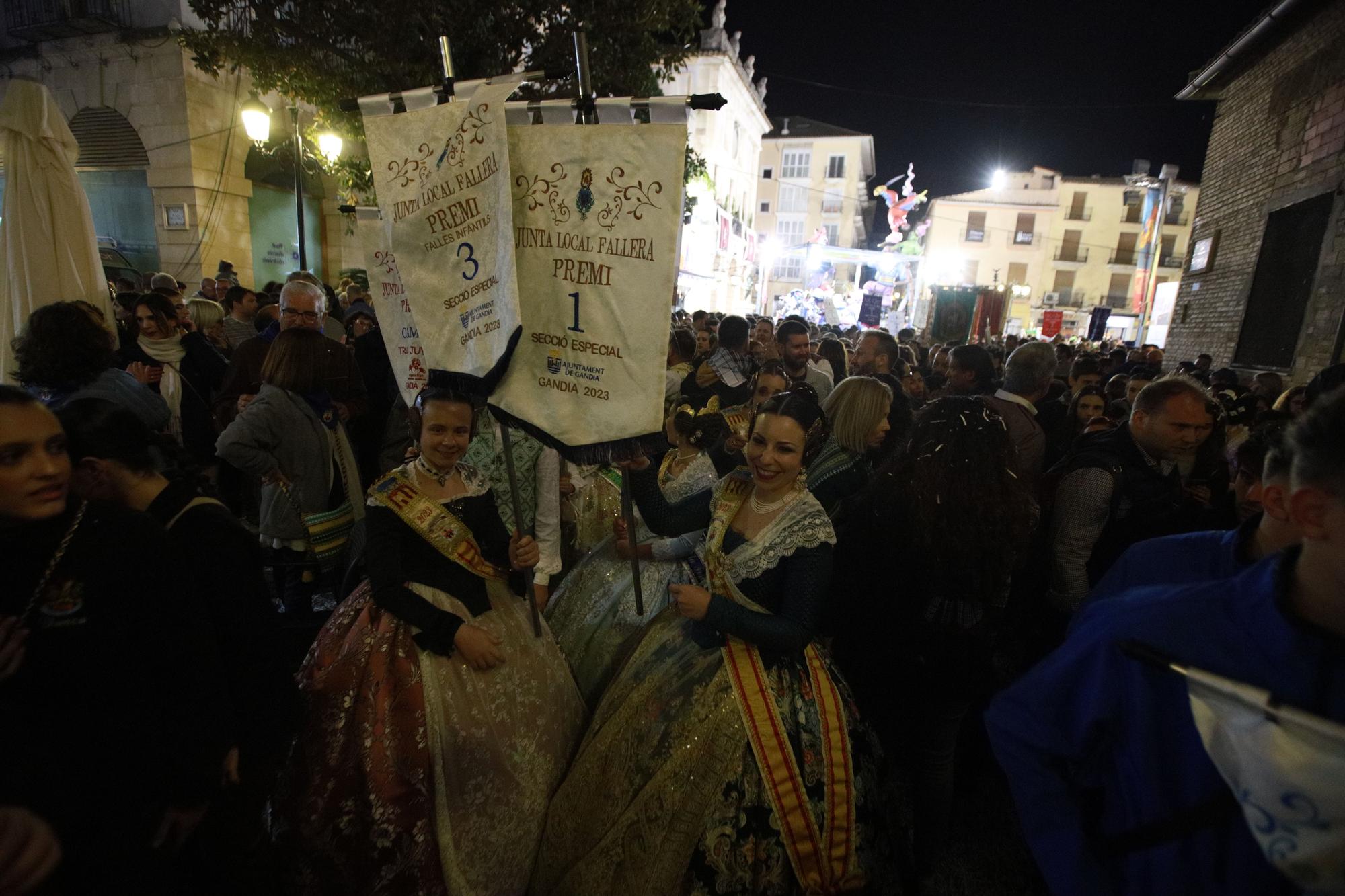 Todas las fotos de la entrega de premios falleros de Gandia