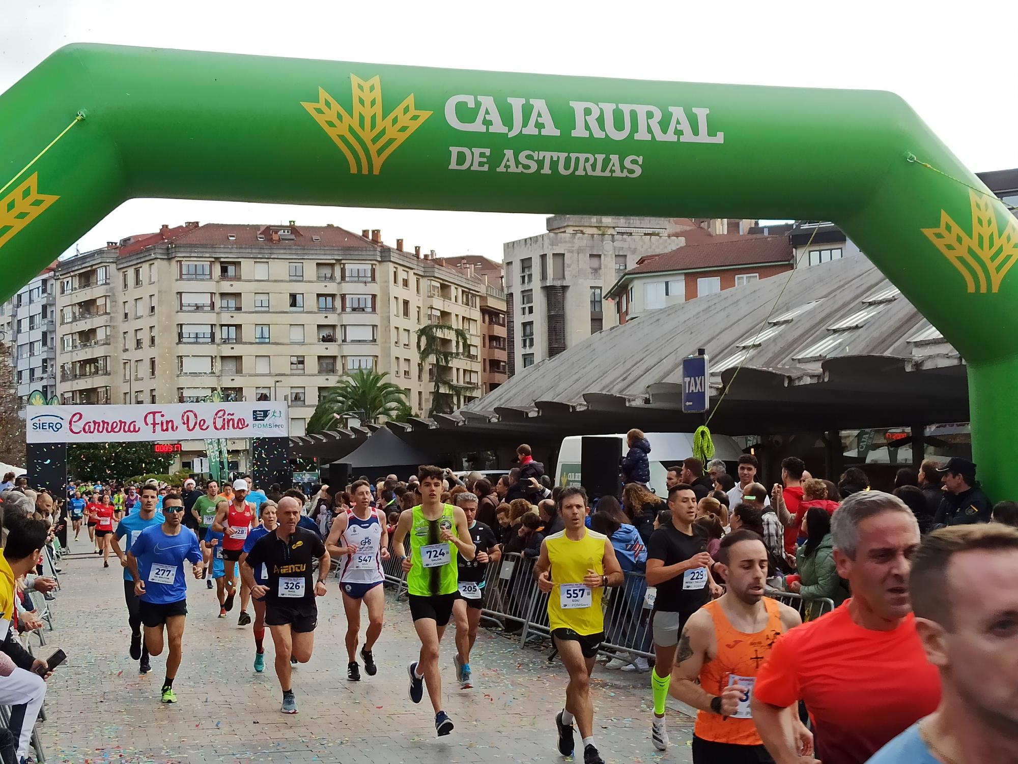 Casi 1.500 participantes disputan la carrera de Fin de Año de Pola de Siero