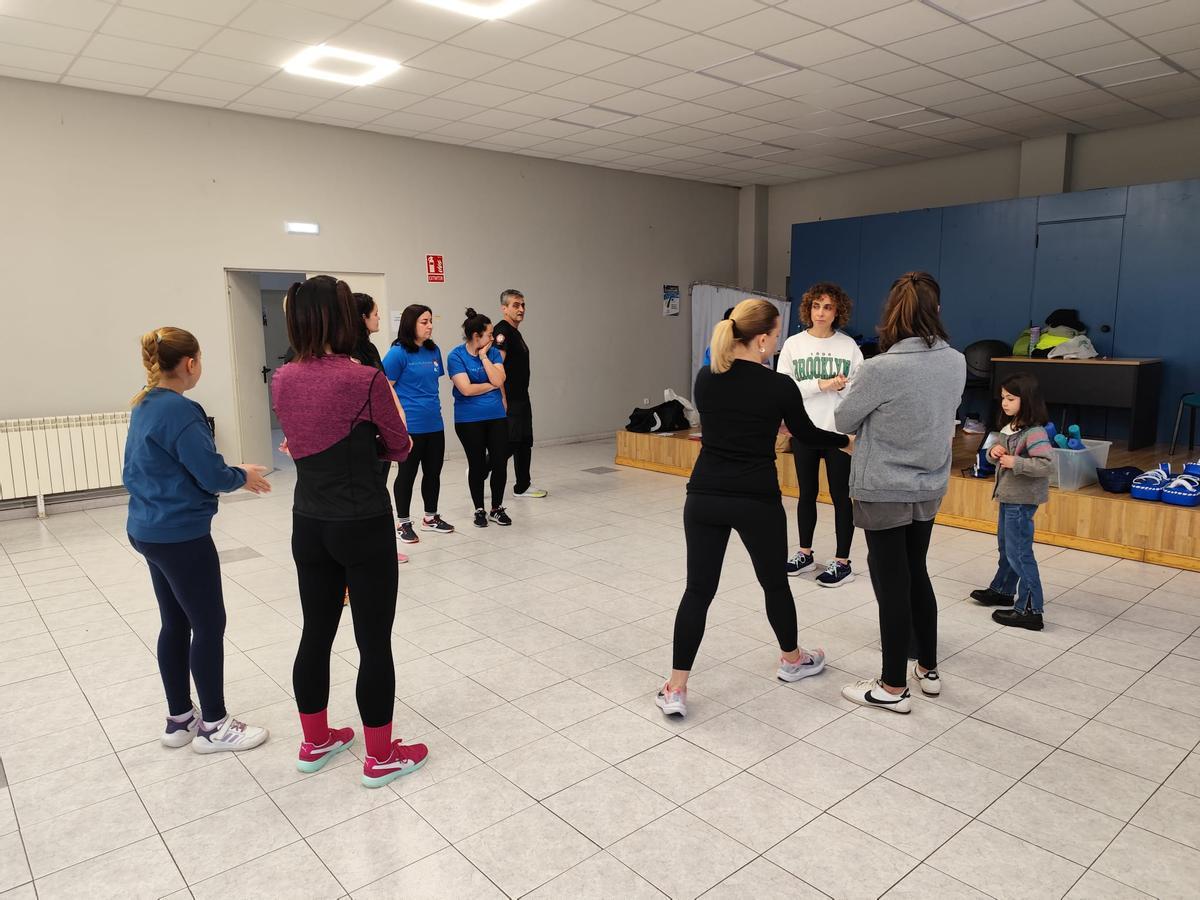 Asistentes de un taller anterior de autodefensa en Corvera.