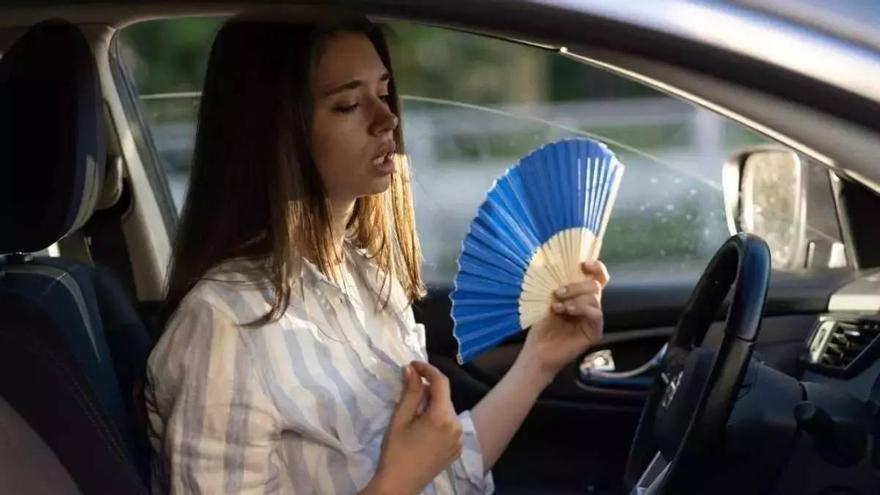 Com abaixar deu graus la temperatura del cotxe en 30 segons sense utilitzar l'aire condicionat