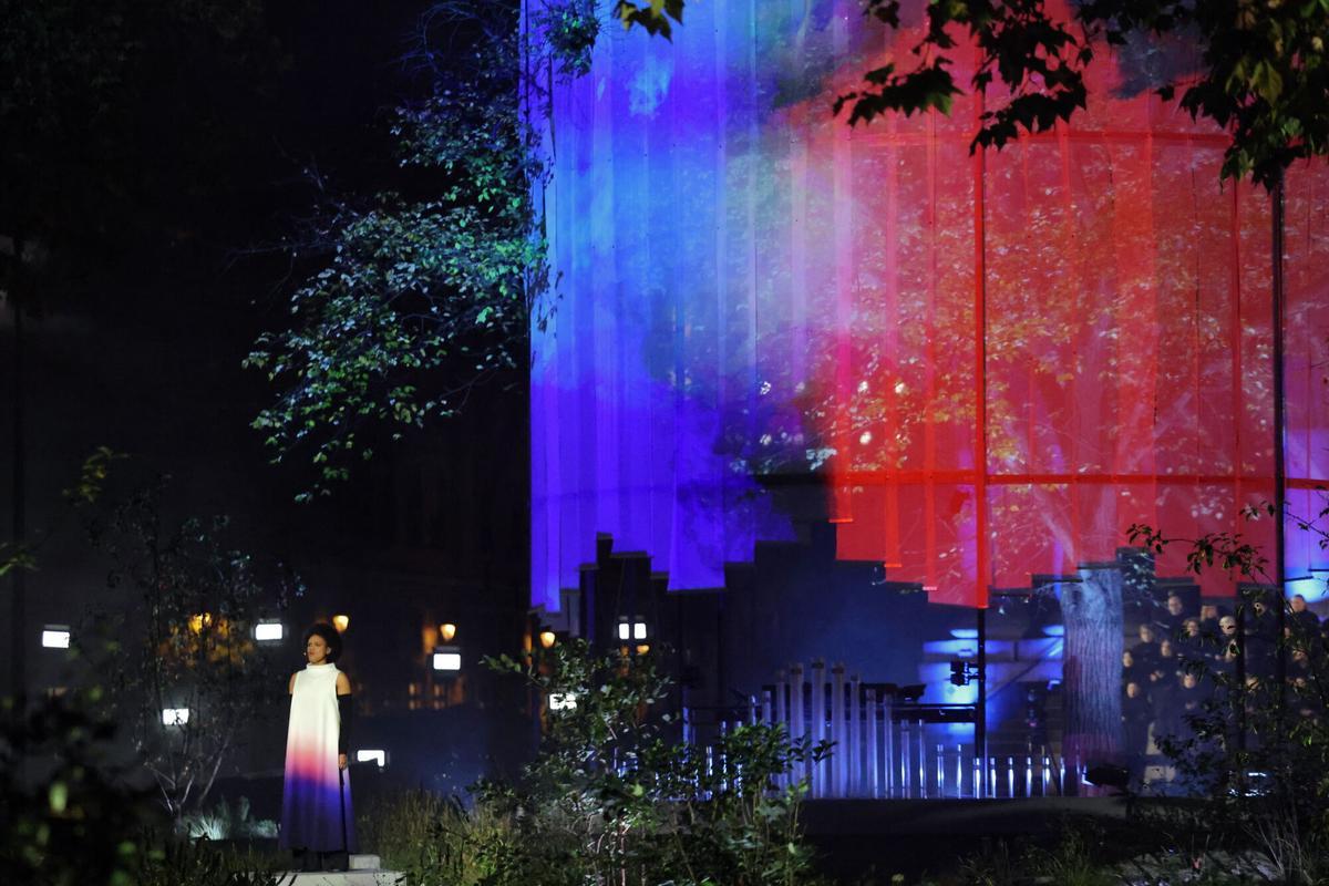 Homenaje a las víctimas de los atentados de Bataclan.