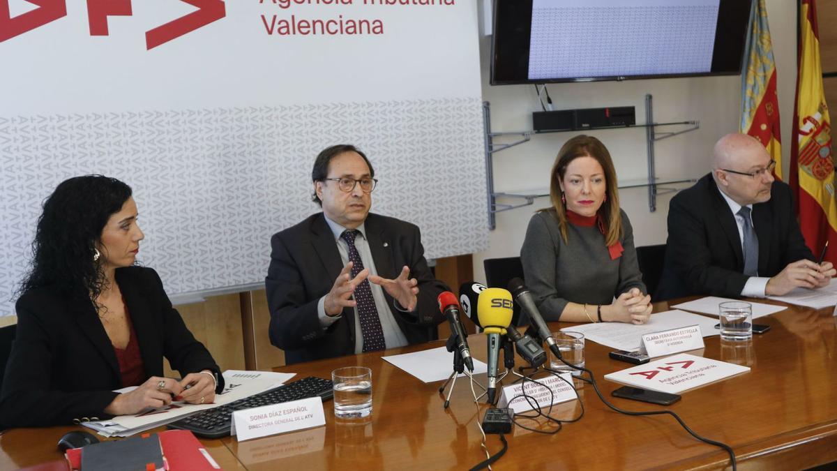 Sonia Díaz, Vicent Soler, Clara Ferrando y Eduardo Roca, el día de presentación de la Agencia Tributaria Valenciana.  | M. Á. MONTESINOS