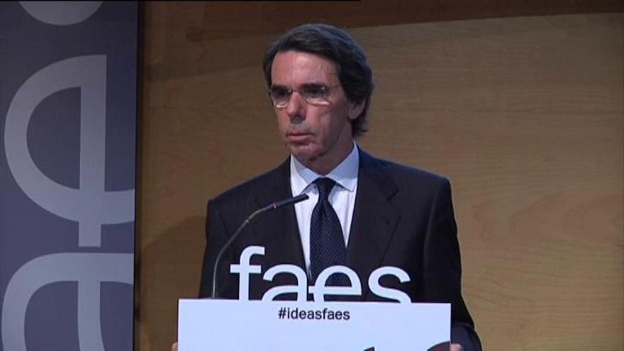 Aznar advierte a Rajoy de que planteará &quot;políticas&quot; e &quot;ideas&quot; ahora desde FAES