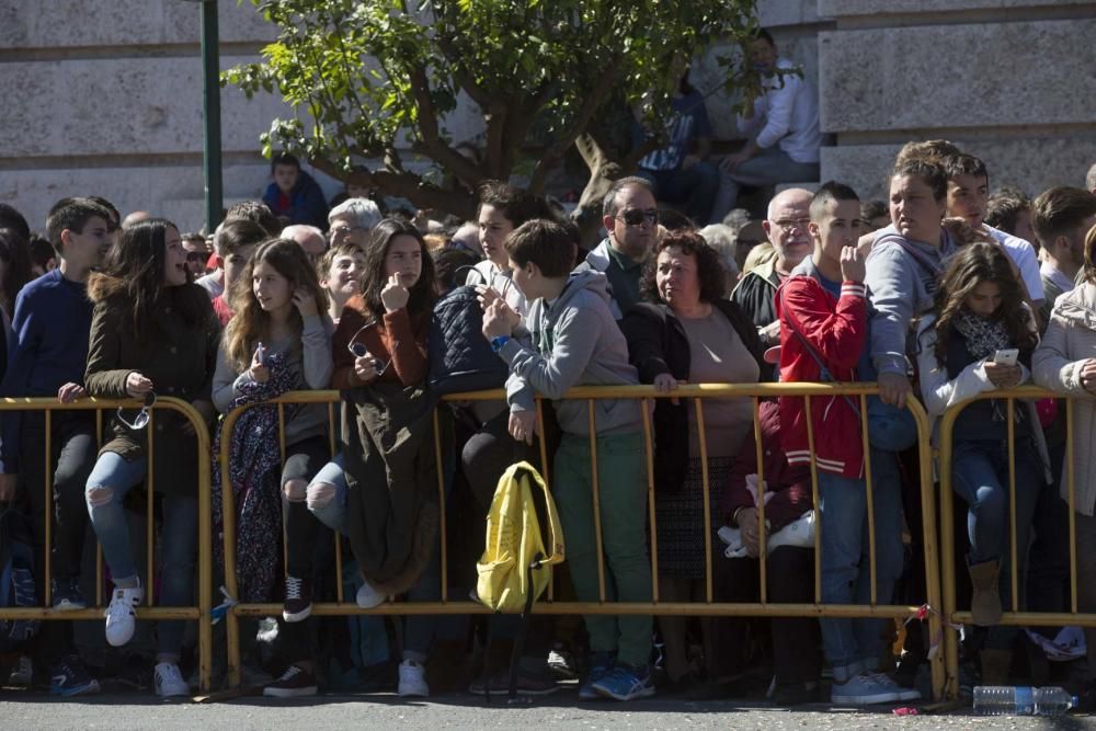 Búscate en la mascletà del 8 de marzo