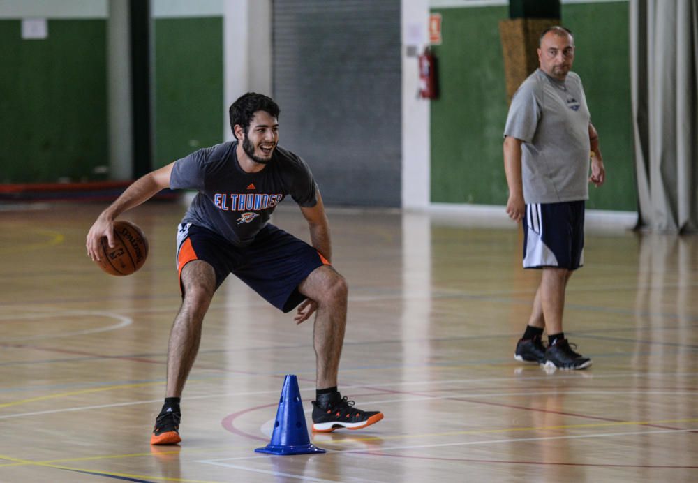 Álex Abrines entrena en el Príncipes de España