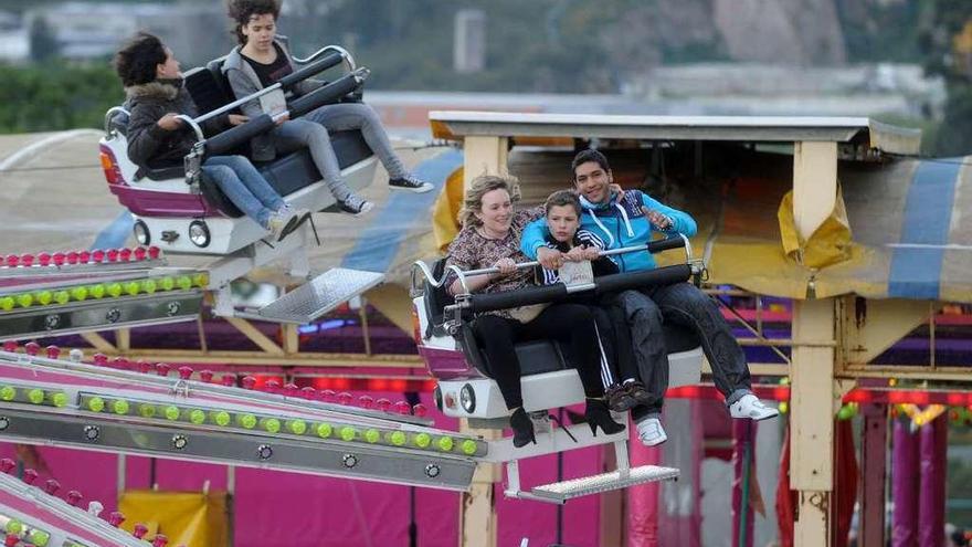 Atracción de feria en las fiestas que se celebraron en Meicende en 2010.