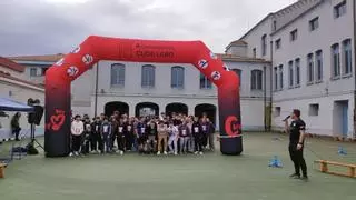 De jugar al bolo batiente a correr con Save the Children: el plan con el que el instituto Selgas seduce a los estudiantes húngaros