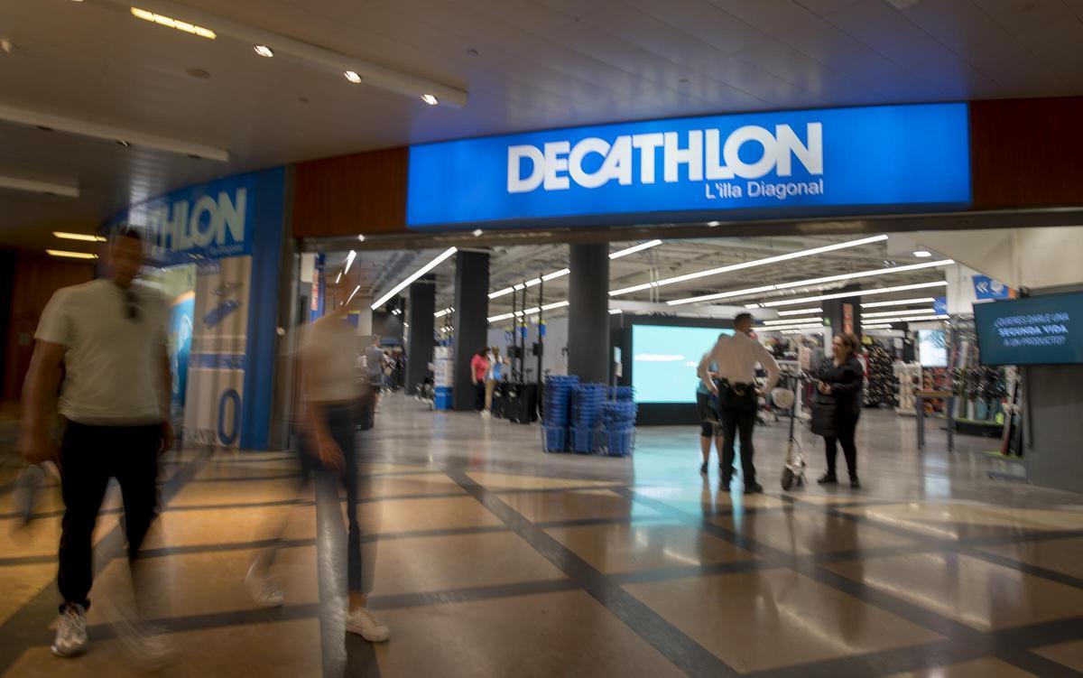 Una investigación periodística acusa a Decathlon de explotación y abuso laboral en Asia