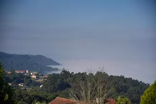 La niebla rebaja la ola de calor en la costa gallega