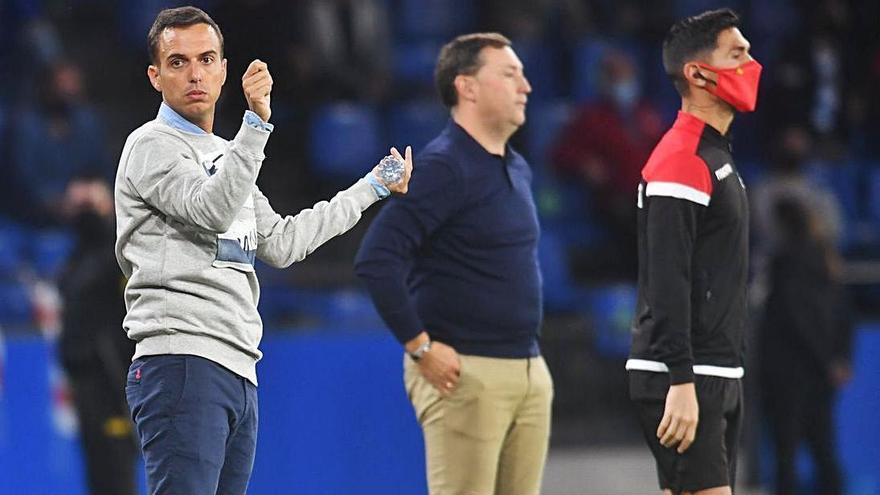 Borja Jiménez, ayer en la banda de Riazor. |  // CARLOS PARDELLAS