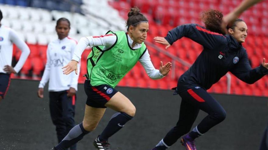 La santiaguesa Vero Boquete, durante un entrenamiento con el PSG. // @PSG_Feminines