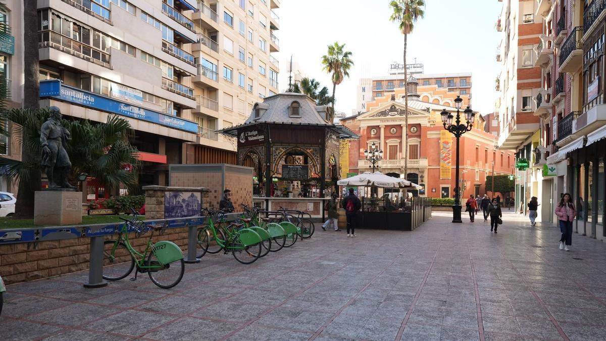 La Plaza de la Paz de Castelló, uno de los centros neurálgicos de una ciudad que tiene muchos más adeptos que detractores.