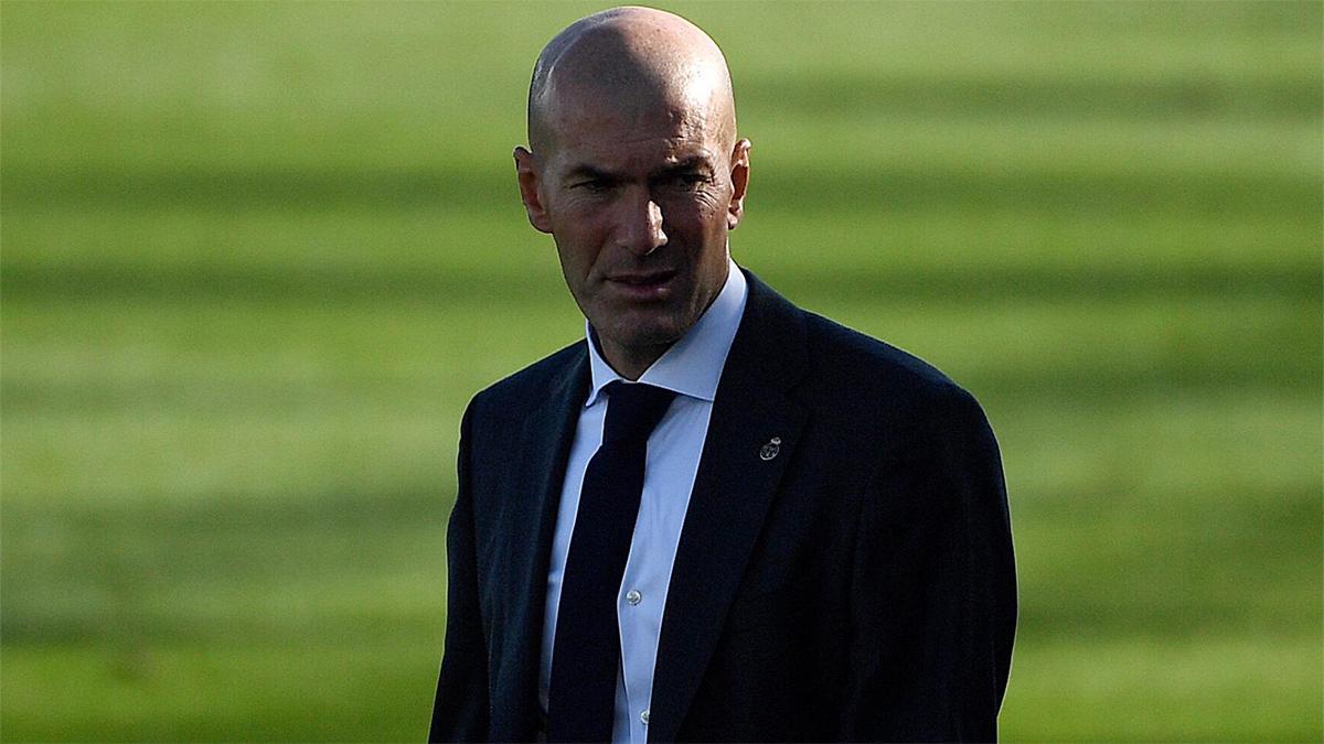 Zidane da la bienvenida a Iker Casillas en su vuelta al Real Madrid