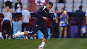 Kylian Mbappé, en el entrenamiento previo al España - Francia