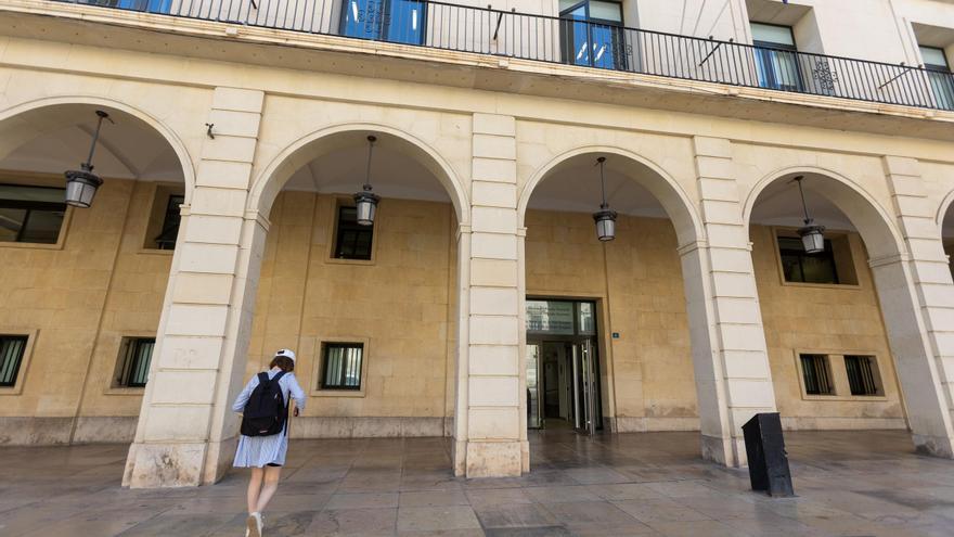 Dos años por golpear con un vaso en la cara a un joven en una discoteca de Alicante