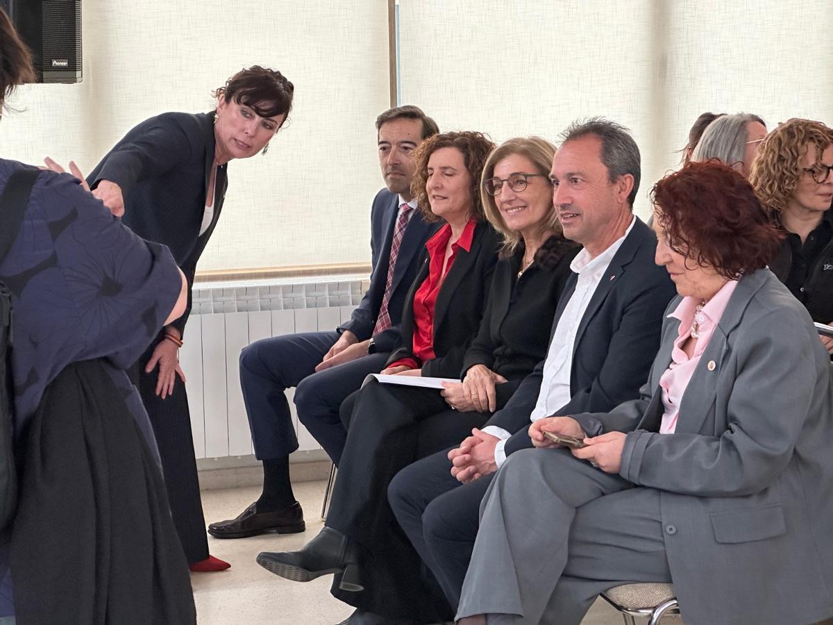 En imágenes: entrega solemne de los restos de las personas enterradas en una fosa común en La Caridad