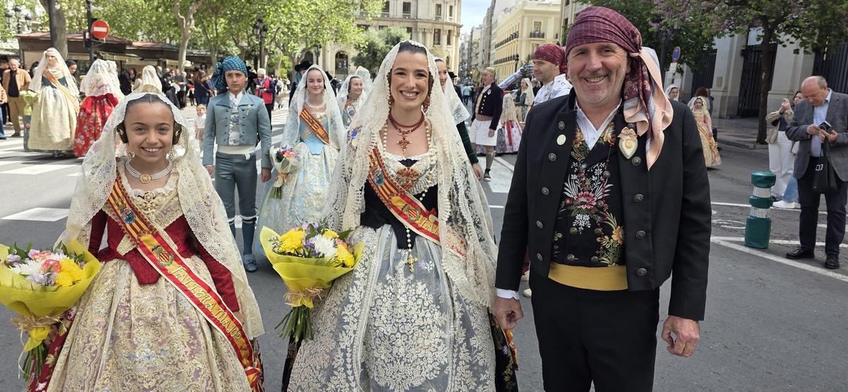 Las comisiones de falla en la Ofrenda a San Vicente Ferrer (3/6)