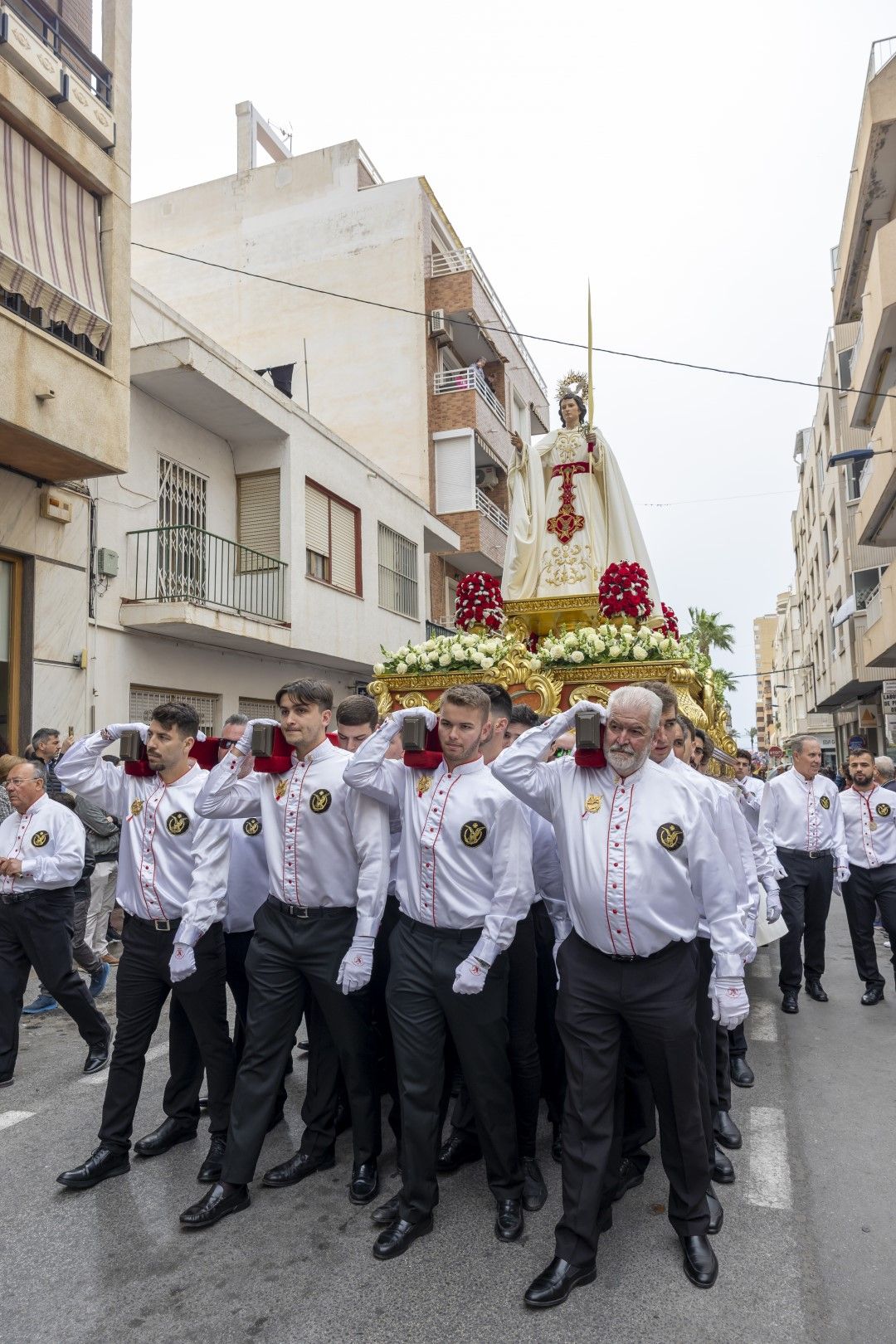 Bendición y procesión de Las Palmas en Torrevieja de Domingo de Ramos en la Semana Santa 2024