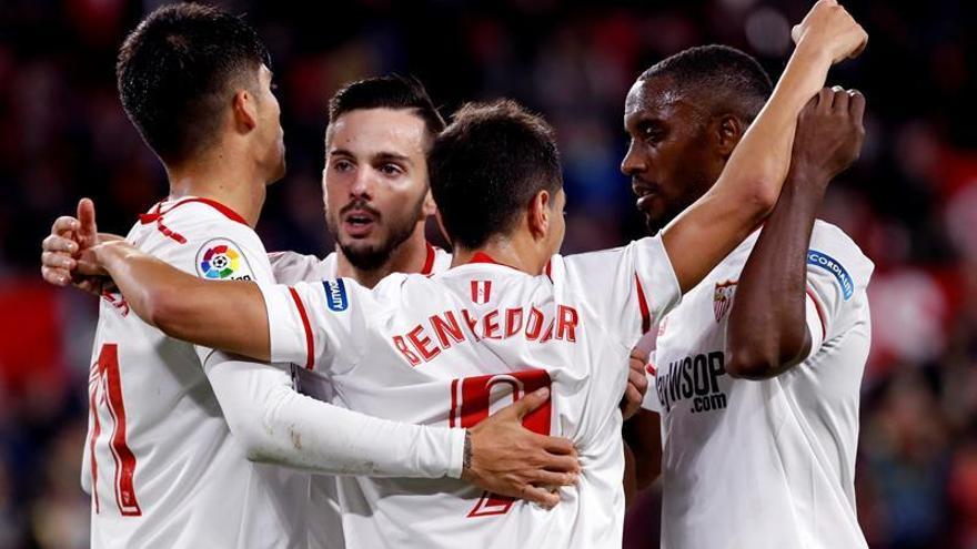 El Sevilla gana, pero sigue espeso en su juego