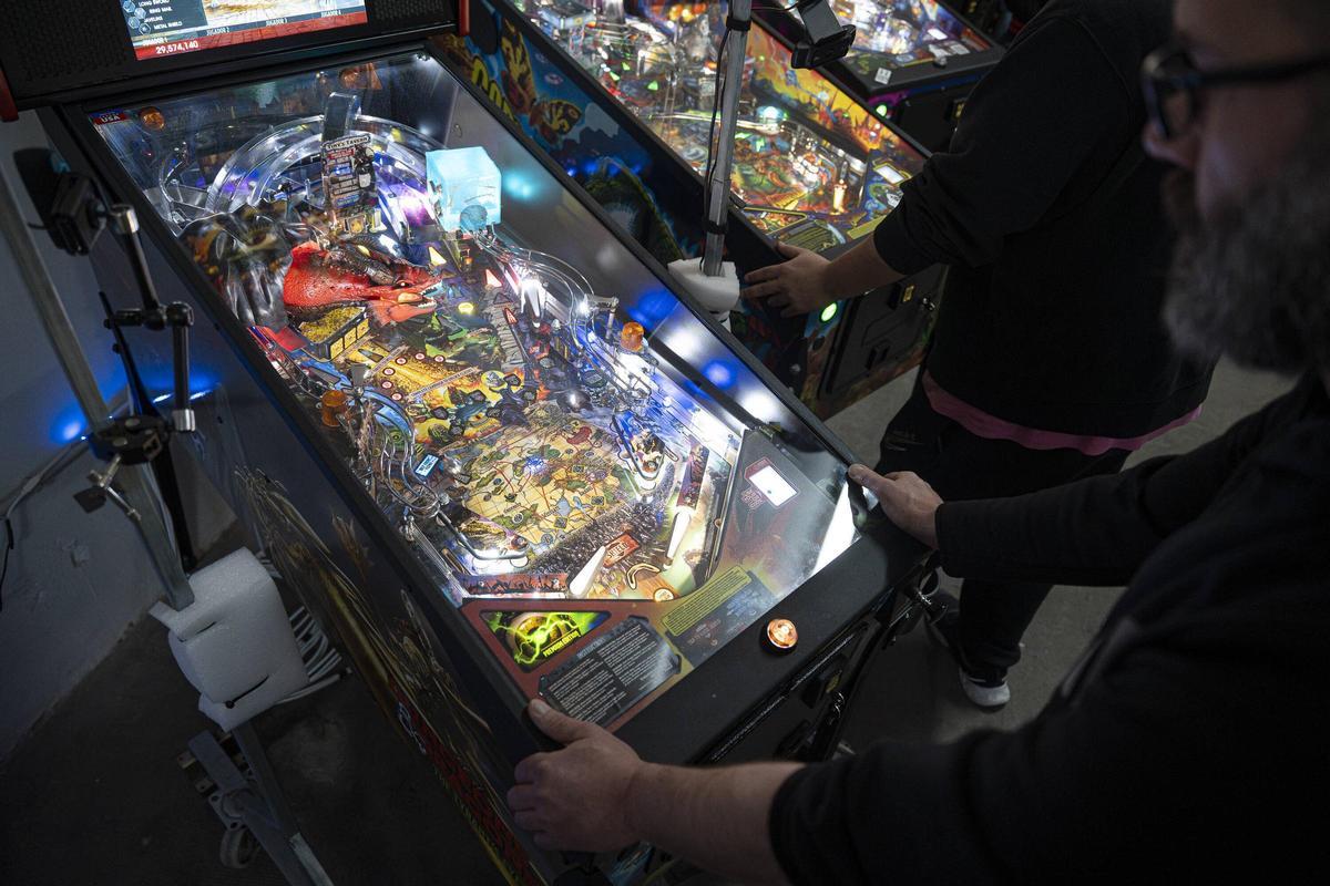 Así es la nueva sede de la asociación ARCADE en Esplugues: con 120 recreativas y medio centenar de pinballs
