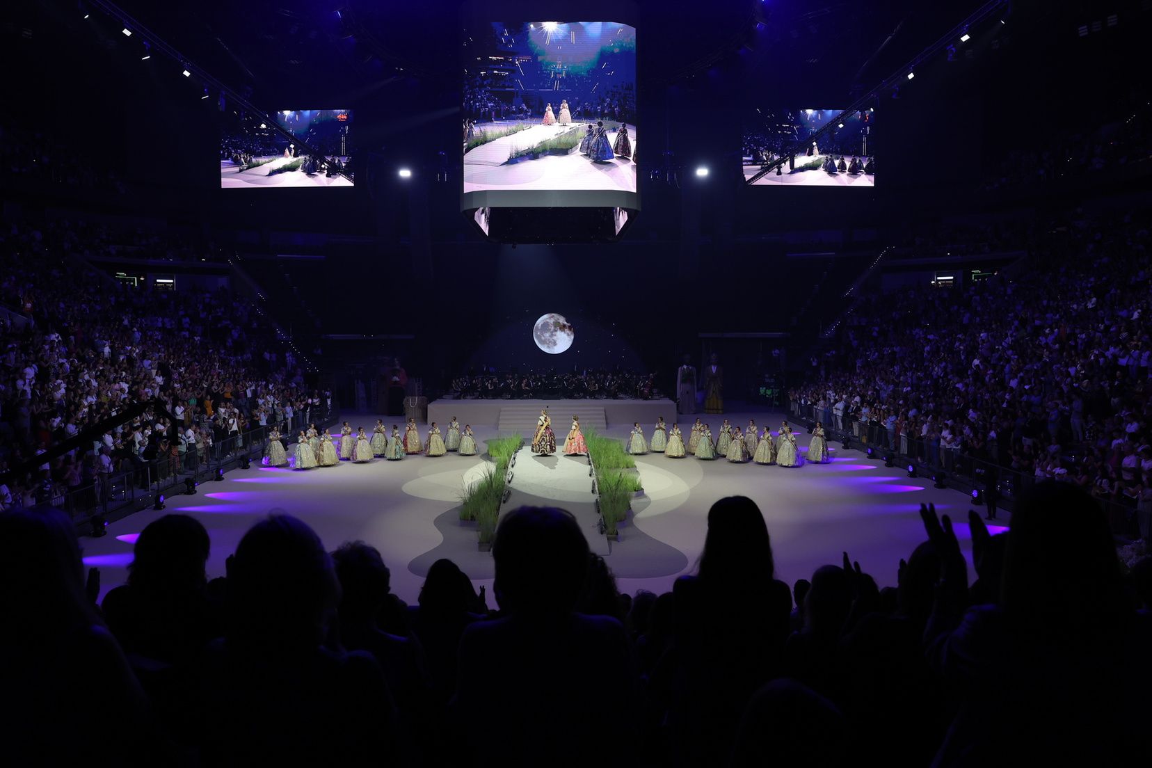Berta Peiró y Lucía García dicen adiós a su año como falleras mayores de València 2025