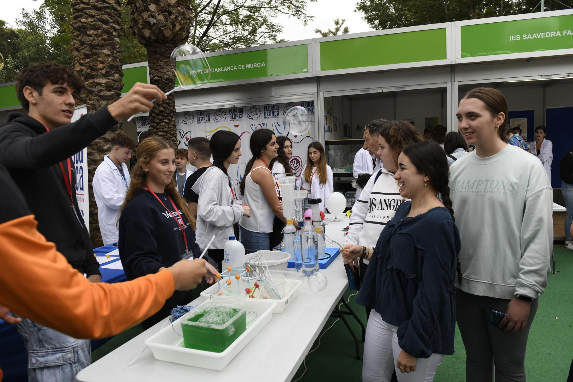 La primera jornada de la Semana de la Ciencia de Murcia, en imágenes