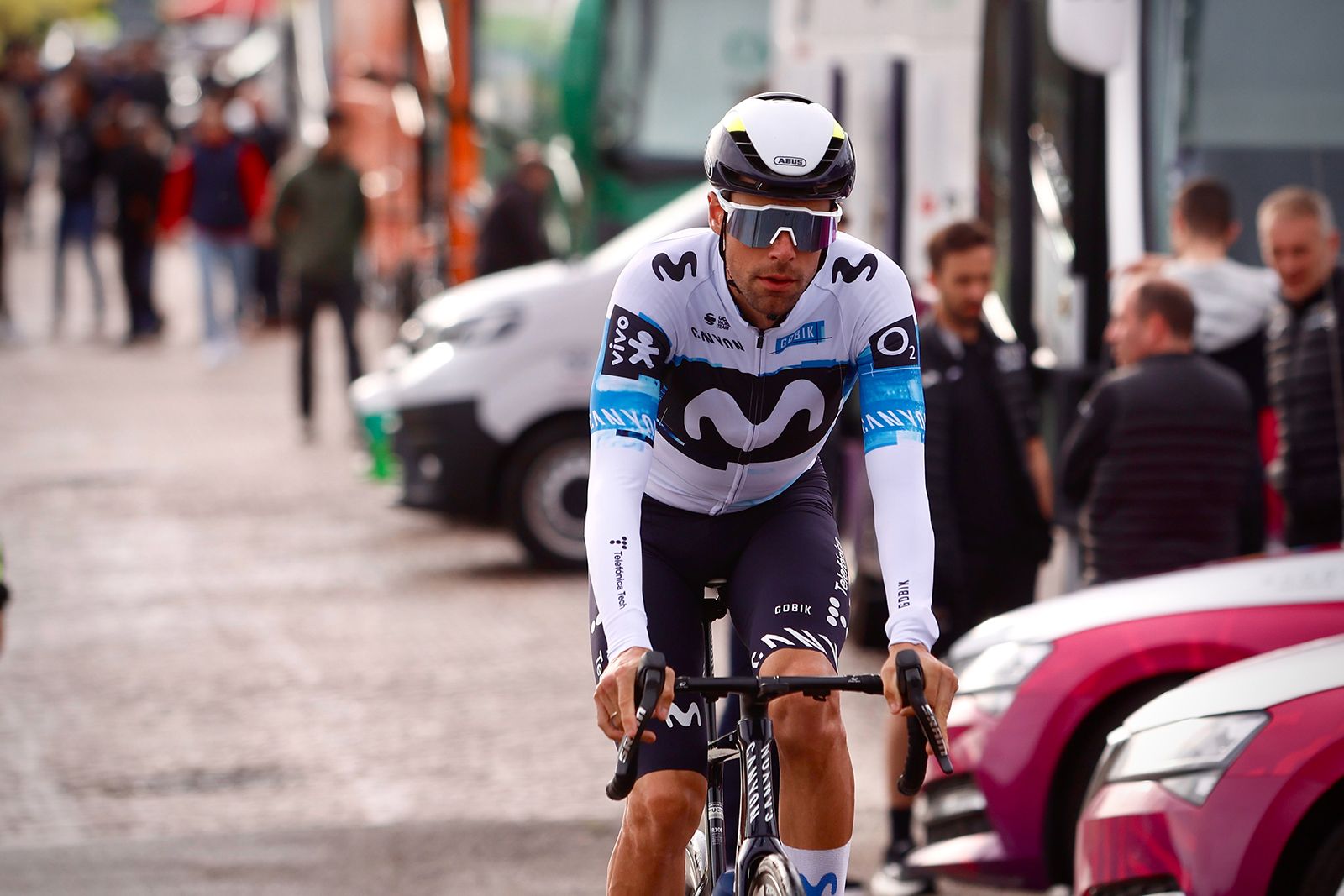 La salida de la etapa de Córdoba de la Vuelta a Andalucía en imágenes