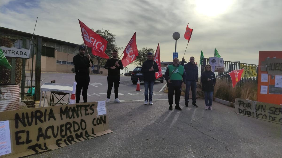 Protesta de trabajadores de una estación de ITV de la provincia este jueves.