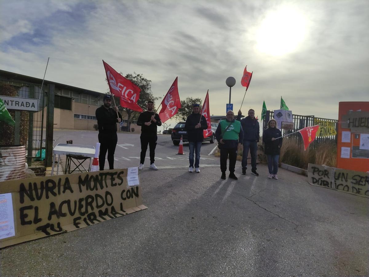 Protesta de trabajadores de una estación de ITV de la provincia este jueves.