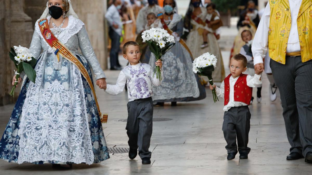 Búscate en el primer día de Ofrenda por las calles del Mar y Avellanas entre las 20:00 y 21:00 horas