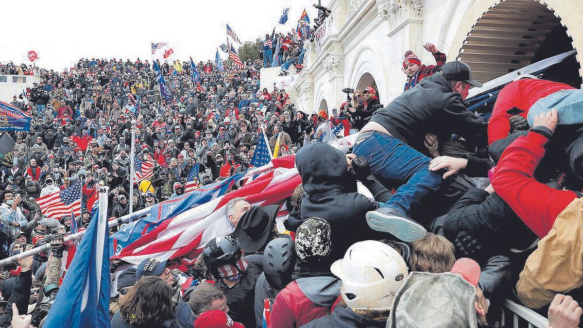 Moment de l’assalt al Capitoli | ARXIU/S. STAPLETON/REUTERS