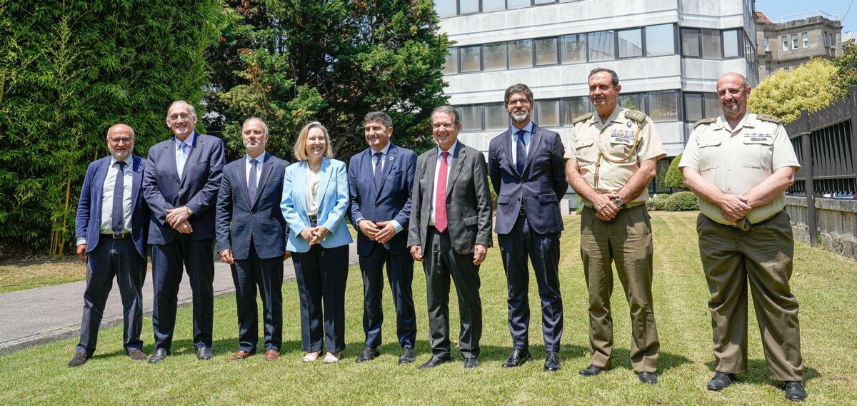 Losada, Reigosa, Regades, Valcarce, Blanco, Caballero, Escalante, Enrique Campo y Miguel Cortés. Indra. Hub López Mora. 1 julio 2025. Adrián Irago